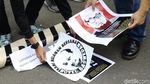 Aksi Teatrikal Terkait Kasus Novel Baswedan di Mabes Polri