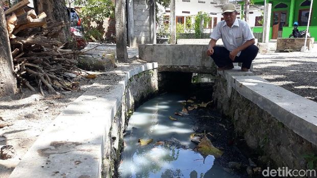 Kekuhkan Bau Tak Sedap Limbah Pabrik, Warga Datangi DLH Bantul