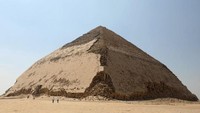 Untuk kedua kalinya bulan ini, Pemerintah Mesir membuka piramida kuno untuk wisatawan. Yang terbaru adalah piramida yang jadi makam Raja Snefru (Mohamed Abd El Ghany/Reuters)