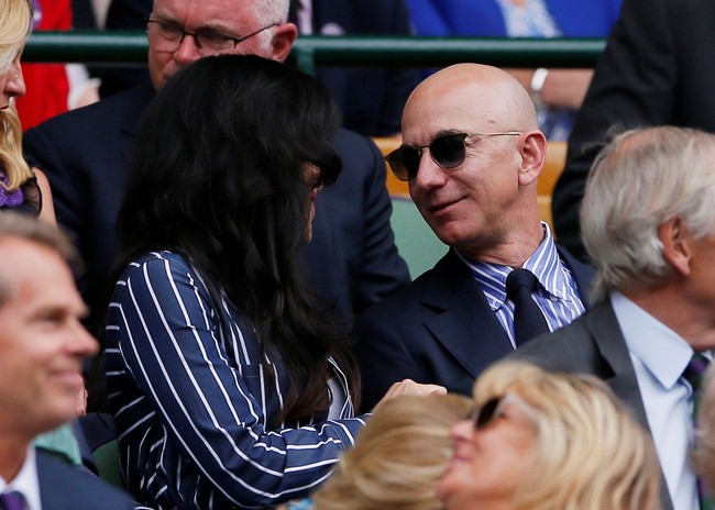 Pada Januari silam, beredar pesan nakal Jeff ke Lauren yang terungkap oleh tabloid National Enquirer. Tabloid tersebut mengaku sudah melakukan investigasi selama beberapa bulan terakhir.  Foto: Reuters