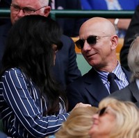 Pada Januari silam, beredar pesan nakal Jeff ke Lauren yang terungkap oleh tabloid National Enquirer. Tabloid tersebut mengaku sudah melakukan investigasi selama beberapa bulan terakhir.  Foto: Reuters