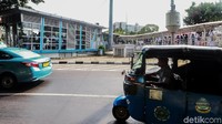 Mayoritas calon penumpang adalah pelajar.