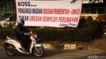 Warga Pasang Spanduk Tolak Penampungan Pencari Suaka di Jakbar