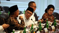 Keempat, kata Presiden, RAPBN 2020 harus mampu mengurangi kemiskinan.