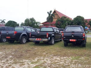 150 Mobil Dinas Masih Dikandangkan di Rumdin Gubernur Riau