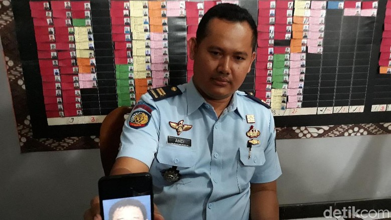 Napi Rutan Surakarta Tewas Bunuh Diri Minum Cairan Pembersih WC Napi Rutan Surakarta Tewas Bunuh Diri Minum Cairan Pembersih WC