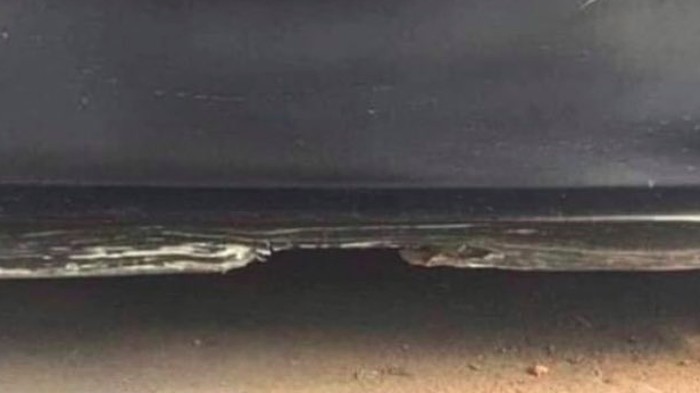 Bisa lihat pantai atau pintu mobil? (Foto: Tangkapan layar Twitter) Bisa lihat pantai atau pintu mobil? (Foto: Tangkapan layar Twitter)