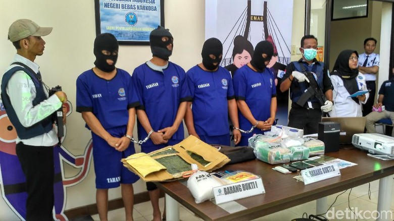 4 Kurir Narkoba di Babel Ditangkap, 6 Kg Sabu Disita 4 Kurir Narkoba di Babel Ditangkap, 6 Kg Sabu Disita