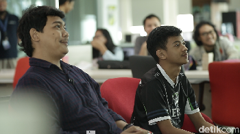 Pertandingan berjalan santai, sesekali raut wajah berubah tegang. Foto: 20detik