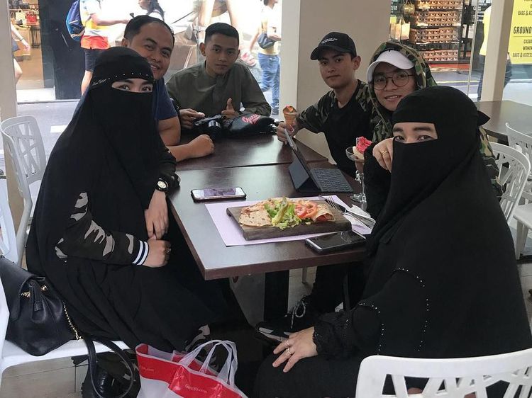 Momen Hangat Keluarga Taqi Malik yang Kompak Saat Kulineran Bareng
