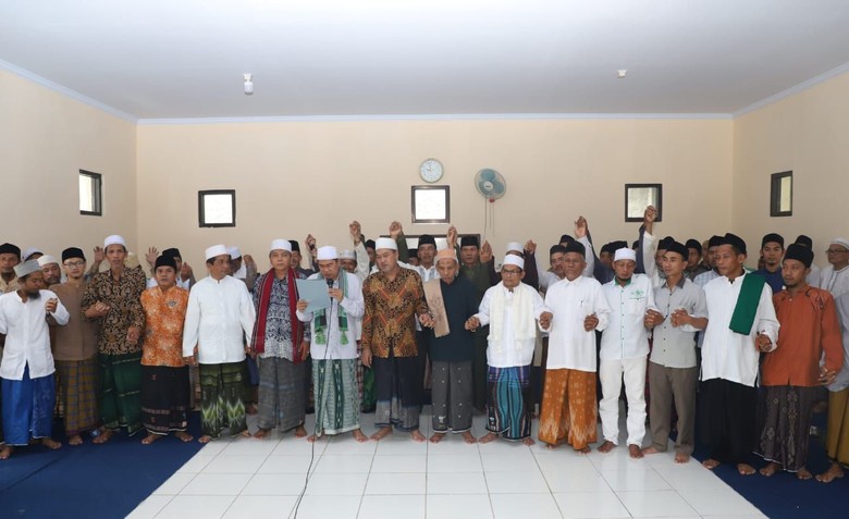 Forum Ulama Deklarasikan Dukungan ke Ratu Tatu Maju Dua Periode Forum Ulama Deklarasikan Dukungan ke Ratu Tatu Maju Dua Periode