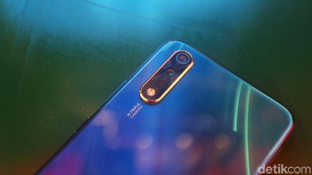 Spesifikasi Vivo S1, untuk dapur pacunya ada Mediatek Helio P65 yang diracik bareng RAM 4 GB dan memori 128 GB. (Foto: Agung Pambudhy/detikINET)