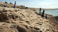 Pondasi istana berupa teras berundak yang lokasinya hanya 19 meter dari Sungai Tigris. Dahulu, di kawasan ini berdiri Kerajaan Mittani yang masih menyimpan misteri. (dok. Univesity of Tubingen)