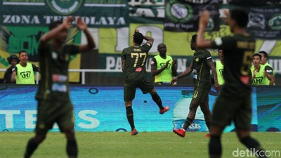 Libas Persija, Tira Persikabo Kokoh di Puncak