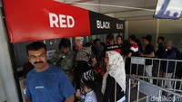 Antusiasme fan bulutangkis untuk menyaksikan Indonesia Open 2019 hari pertama cukup tinggi.