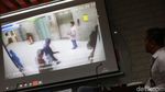 Ini Bukti CCTV Pengawal KPK Terima Uang dari Idrus Marham