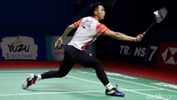 Jonatan menang dua gim langsung 21-17, 24-22. 