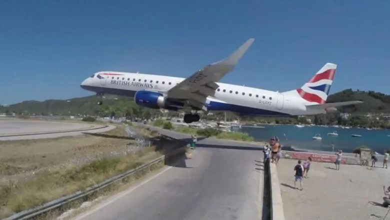 Pesawat maskapai British Airways yang mendarat rendah (Youtube) Pesawat maskapai British Airways yang mendarat rendah (Youtube)