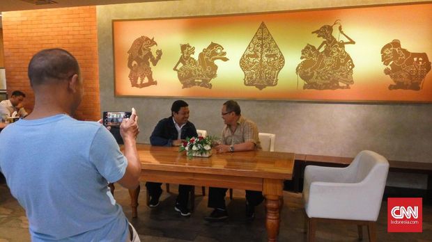 Ajang Foto di Meja Makan Petemuan Jokowi dan Prabowo