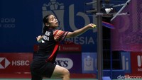 Bertanding di Istora, kompleks Gelora Bung Karno (GBK), Senayan, Gregoria menang telak atas Pornpawee dua set langsung.