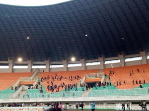 Laga Tira Persikabo Vs Persija Ditutup dengan Kericuhan Dua Suporter