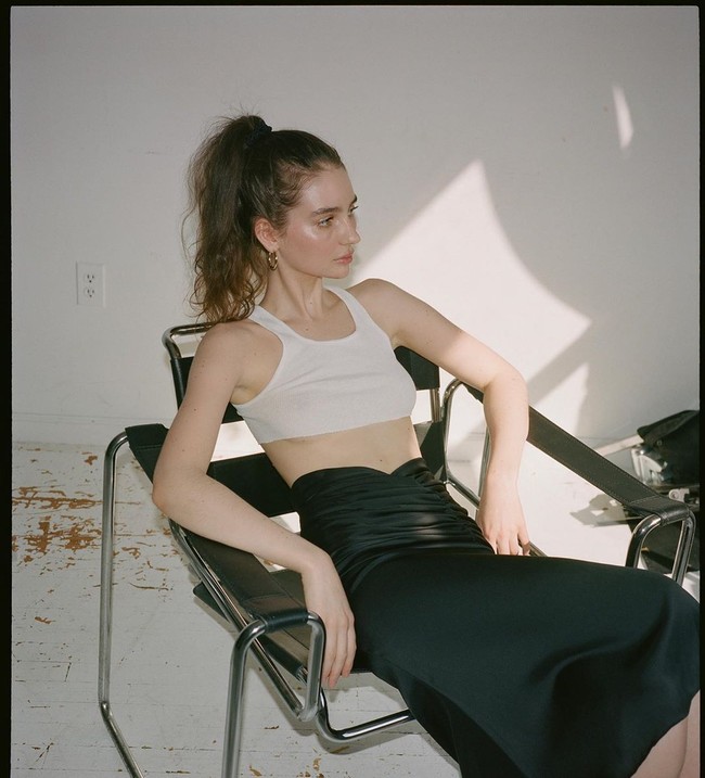 Putri mendiang Paul Walker, Meadow tumbuh jadi wanita dewasa. Meadow kini kembali menampakkan wajah cantiknya di Instagram. Foto: dok. Instagram