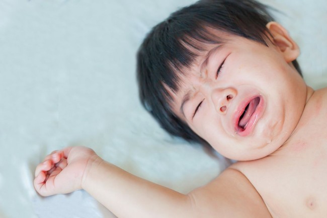 Tangisan bayi berada di urutan tiga sebagai suara paling mengganggu. Kebanyakan responden pria yang mengaku merasa terganggu dengan suara bayi menangis. Foto: iStock