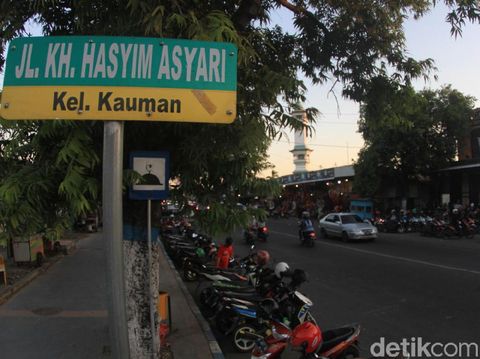 Jalan KH Hasyim Asyari/