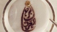 Duh, kopi Federer super istimewa! Lihat saja taburannya memakai gold leaf yang bisa dimakan. Foto: Instagram rogerfederer