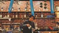 Taqi menikah dengan Salmafina pada September 2017, namun pernikahan keduanya kandas di tahun 2018. Terlepas dari kabar rumah tangga yang seumur jagung, Taqi termasuk sosok yang kompak dengan keluarga.  Foto: instagram @taqi_malik, @abu_taqi_malik