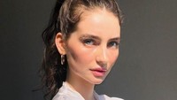 Banyak netizen yang jatuh hati melihat kecantikan dara berusia 20 tahun itu. Dok. Instagram/meadowwalker