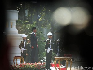 Jokowi ke Perwira TNI-Polri yang Baru Dilantik: Lindungi Pancasila!
