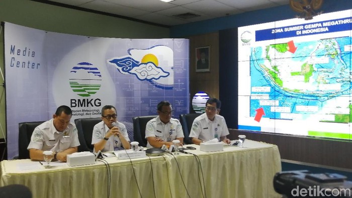 BMKG Imbau Warga Hindari Bangunan Rusak Akibat Gempa M 5,8 Bali
