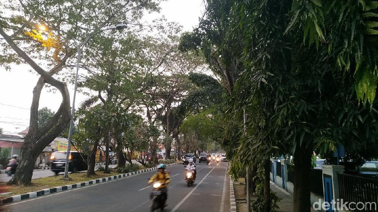 Diminta Mendagri, PJU Kantor Kemenkum HAM di Tangerang Kembali Dinyalakan Diminta Mendagri, PJU Kantor Kemenkum HAM di Tangerang Kembali Dinyalakan
