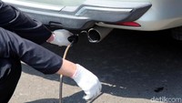 Uji emisi secara rutin juga dapat membantu pemilik kendaraan mengetahui kerusakan-kerusakan yang terjadi pada bagian mesin mobil.