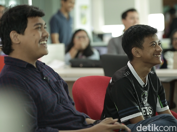 Serunya Momen Adu PES Rizky Faidan vs Jagoan detikcom