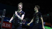  Unggulan ketujuh tersebut takluk dari ganda Jerman, Mark Lamsfuss/Isabel Herttrich.