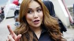 Dikomen Negatif Karena Berbikini saat Renang, Ini Jawaban Ayu Ting Ting