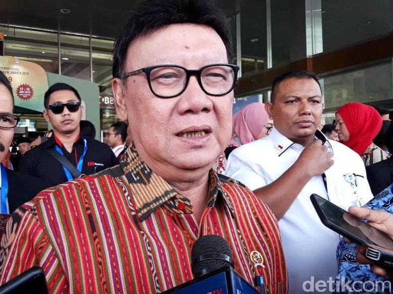 Soal Larangan Eks Koruptor Maju Pilkada, Mendagri Serahkan ke KPU Soal Larangan Eks Koruptor Maju Pilkada, Mendagri Serahkan ke KPU