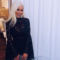 Meskipun demikian, wanita berusia 44 tahun ini sangat senang bahwa penampilannya menarik begitu banyak perhatian positif. Ia telah menghabiskan berjam-jam dan miliaran rupiah untuk mengasah penampilannya. Foto: Instagram