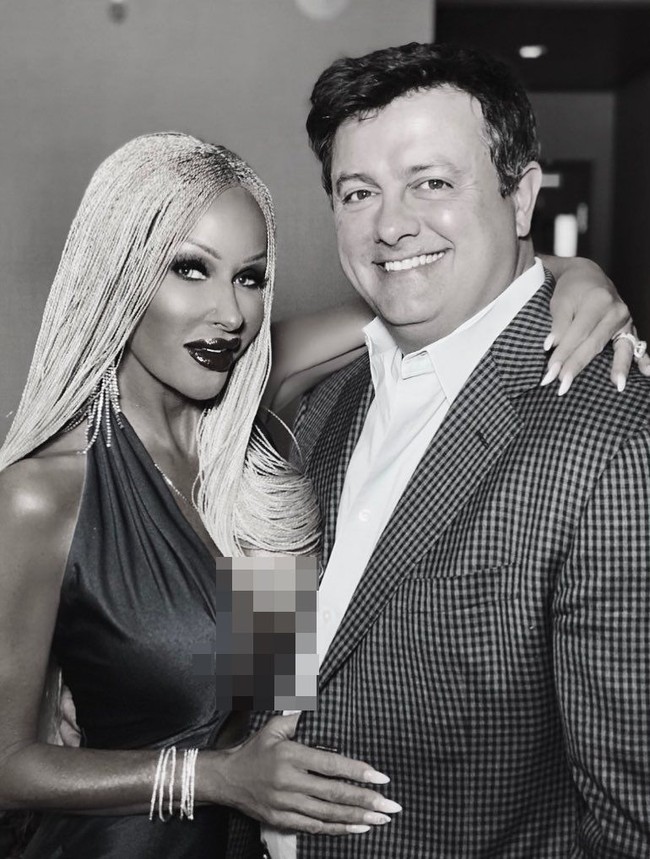 Sayangnya, netizen harus kecewa karena Nannette rupanya telah menikah dan hidup bahagia. Saya menikah dengan bahagia. Namun, para pria secara rutin mengarahkan saya untuk mengajak kencan dan menikah. Saya dengan sopan mengatakan tidak, ungkap Nannette seperti dikutip dari Daily Star. Foto: Instagram