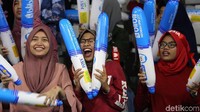 Gelaran Indonesia Open 2019 telah memasuki hari kedua. Para pengunjung pun terus berdatangan ke Istora Senayan, untuk menyaksikan idola mereka bertanding dalam gelaran tersebut, Jakarta, Rabu (17/7/2019).