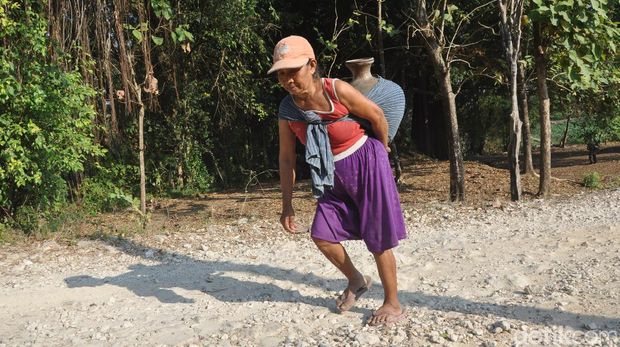 Begini Perjuangan Warga Grobogan Mencari Air di Musim Kemarau