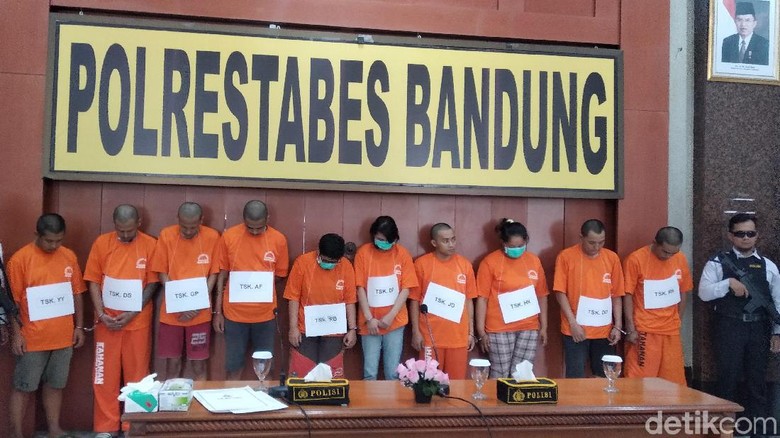 Polisi Tangkap 36 Orang Pengedar-Pengguna Narkotik di Bandung Polisi Tangkap 36 Orang Pengedar-Pengguna Narkotik di Bandung