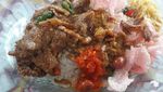 Sarapan Nasi Gurih dari Serambi Mekkah yang Komplet Lauknya