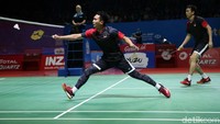 Pada gim pertama Hendra/Ahsan melakoni drama pada masa setting point dengan enam kali berbagi angka dengan wakil Inggris tersebut.