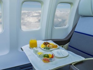 Maskapai Ini Jual Makanan Pesawat untuk yang Kangen Traveling