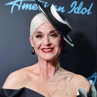  Katy Perry tetap memukau saat mengedit wajah menjadi tua menggunakan aplikasi FaceApp ini. Foto: dok. buzzfeed