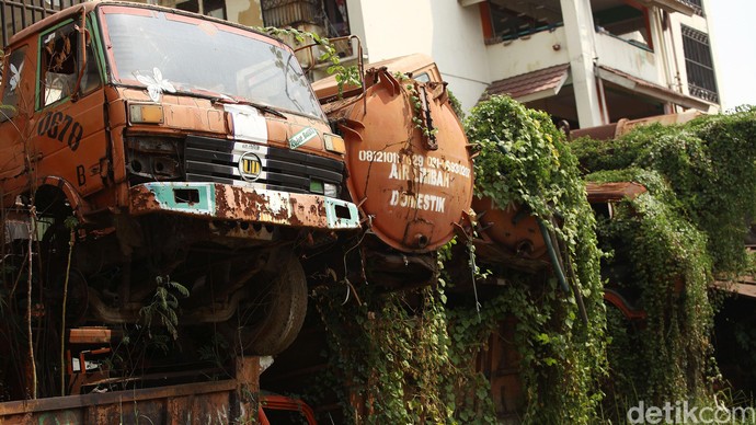 Penampakan Kuburan Truk Sampah Jakarta