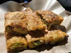 Martabak AA: Ngemil Martabak Manis dan Telor Klasik yang Ada Sejak 1981